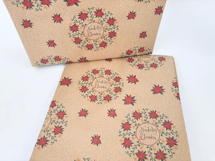 “Nadolig Llawen Wreath” (wrapping paper)