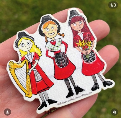 65Mm wooden magnet – 3 WELSH LADIES