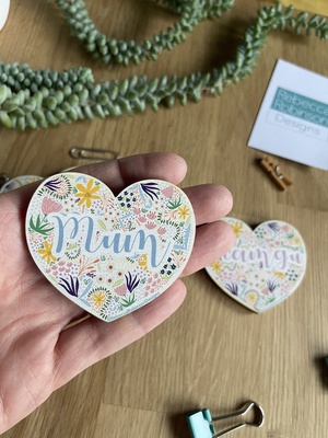 65Mm wooden heart magnet – Mum